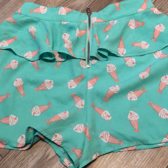 Forever 21 ruffle shorts - Picture 4 of 4